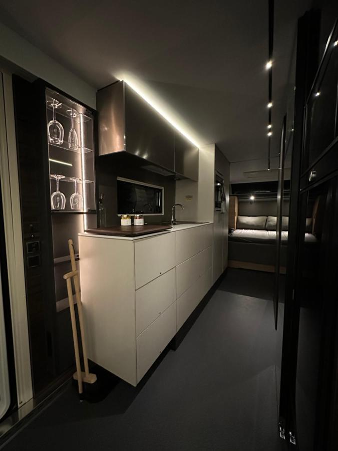 Hotel Santa'S Luxury Trailer à Rovaniemi Extérieur photo